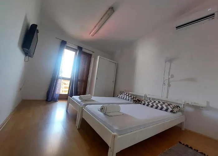 Iva 50m From Apartment