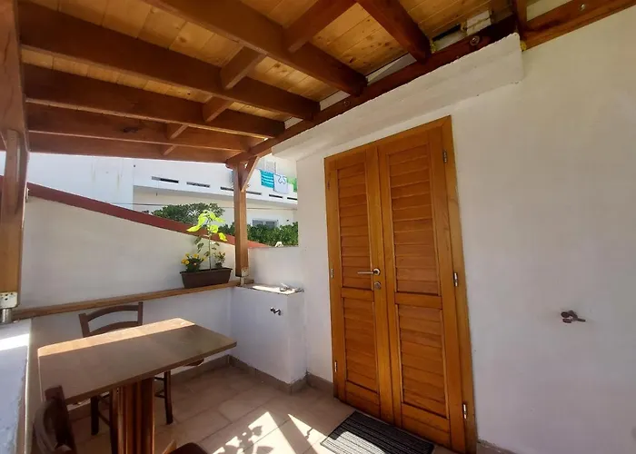 Iva 50m From Apartment