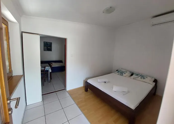 Iva 50m From * Pag Town